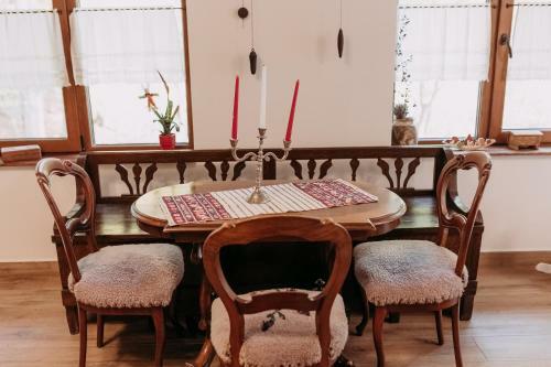 Hostal Casa De Sub Munte