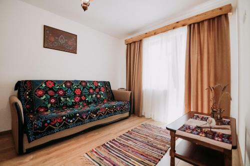 Hostal Casa De Sub Munte