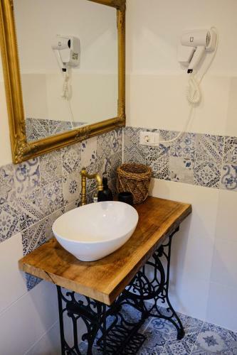 Hostal Casa De Sub Munte