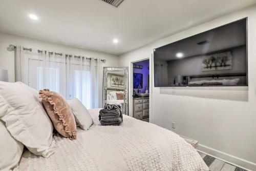 Pet-friendly Tampa Oasis About 15 Mi From Downtown!