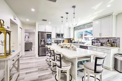 Pet-friendly Tampa Oasis About 15 Mi From Downtown!