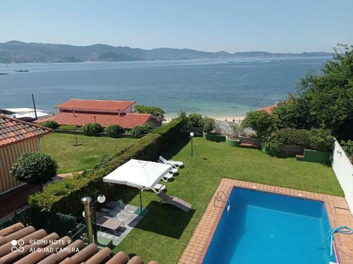 Playa Sin�s Beach. A Pie De Playa. Raxo-sanxenxo.