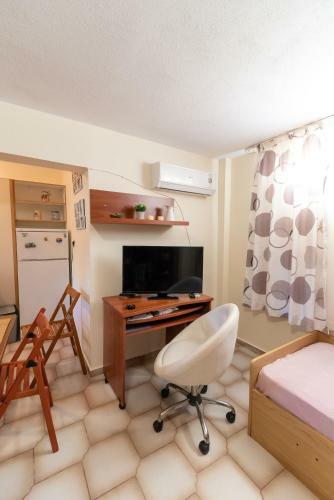 Pine Trees Apartment