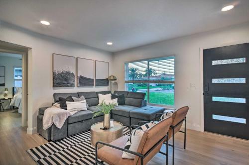 Sleek Redington Beach Retreat With Lanai, Grill