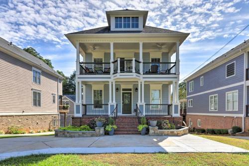 Southern-style Home In East Point With Deck!