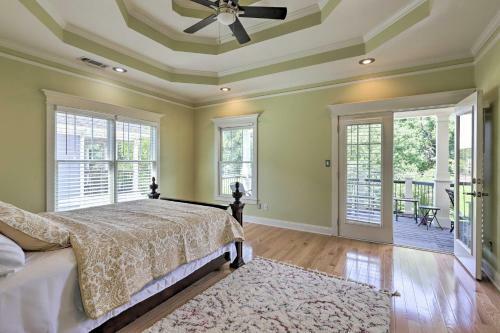 Southern-style Home In East Point With Deck!