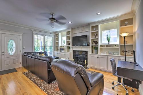 Southern-style Home In East Point With Deck!