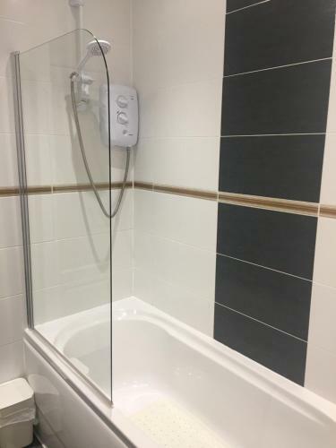 Hostal Strathavon B&B