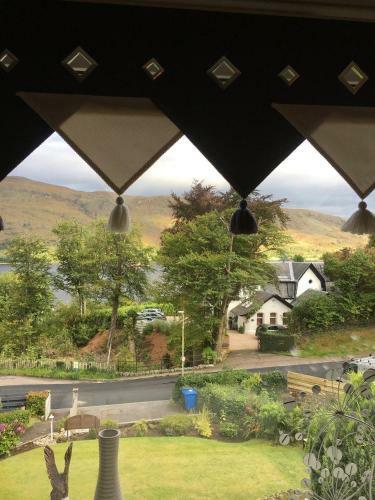 Hostal Strathavon B&B