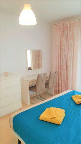 Luxury Apartment Near Puerto Ban�s