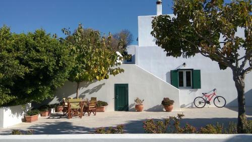 Majestic Blue - House With Garden!