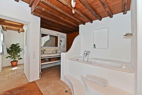 Villa Cliff Top 270