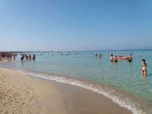 Villetta A 100 Metri Dal Mare, Immersa Nel Verde