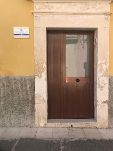 Hostal Crifea Rooms