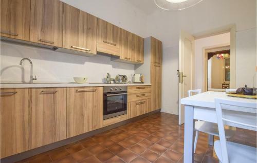 Awesome Apartment In Rapallo With 3 Bedrooms
