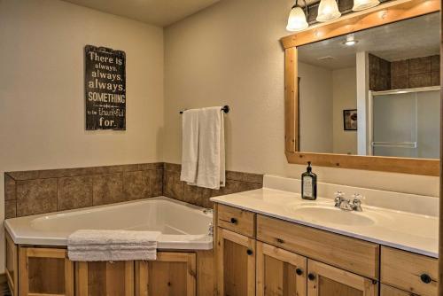 Lakeside Resort Retreat With Pool Access And Deck