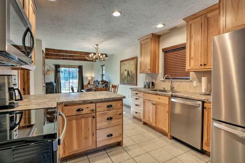 Luxury Cabin With Pond, Working Ranch Near Nevada, Mo