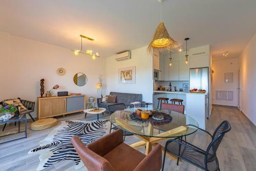 Apartamento Terraza, Vistas Y Piscina - Simplytarifa
