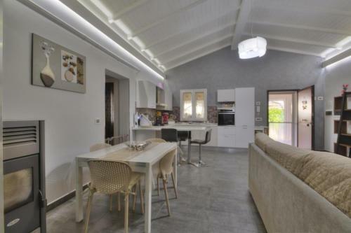 Holiday Home Solarino - Isi02101h-f