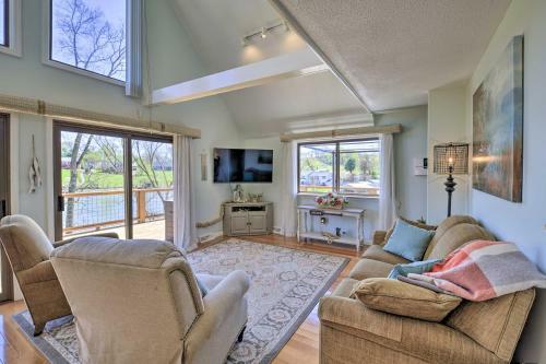 Lake House Haven Fire Pit, Boat Dock And More!