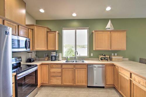 Waterfront Allyn Home With Fire Pit And Backyard!