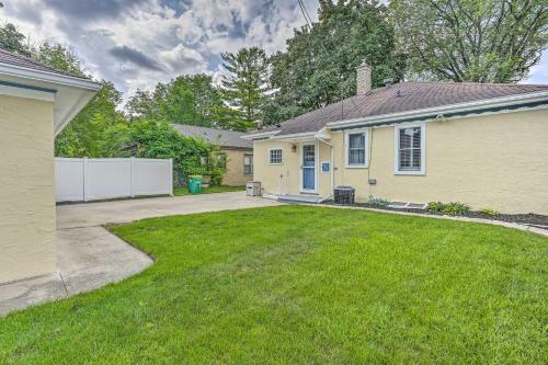 Central Green Bay Home, 3 Mi To Lambeau Field