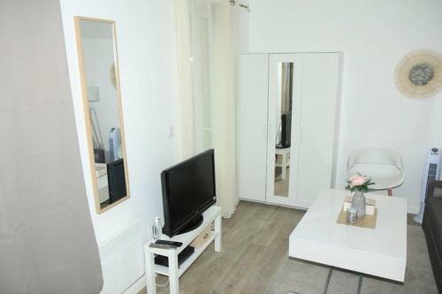 Apartamento Cosy Like Home ! Superbe Studio Et Terrasse � 8 Min De Paris !