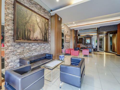 Hotel Setrasari Bandung Redpartner