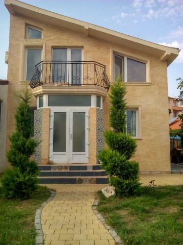 Beauty House Apartments & Rooms