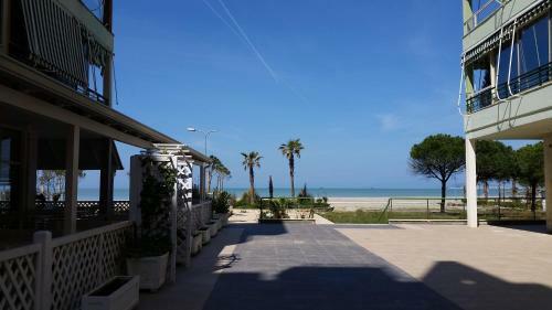 Apart Near The Beach