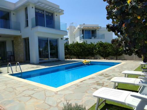 Mylos 2 Bedroom Villa (sleeps 5) With Private Pool