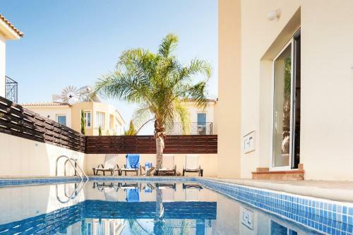 Crystal Blue Villa In A Perfect Location