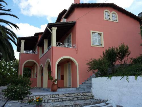 Atisis Apartments