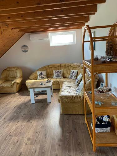 Hanna Apartmanh�z