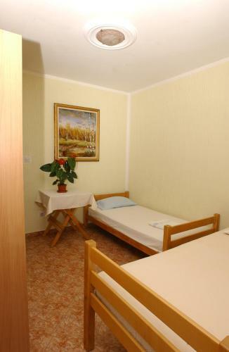 Hostal Rooms & Apartments Anka