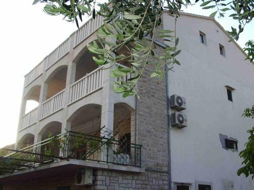 Apartmani Sani Bol