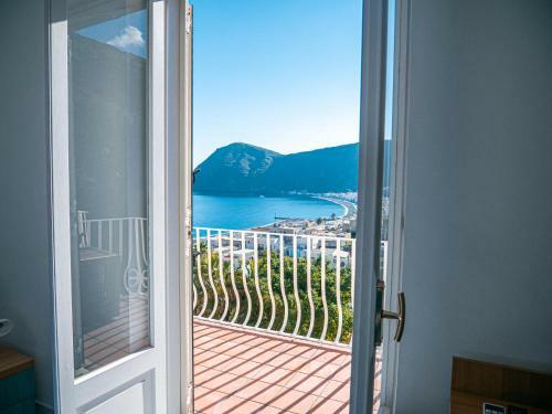 L'eros Blu Di Giulia Albergo