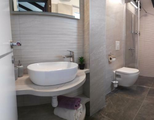 Kuzma Rooms And Apartments