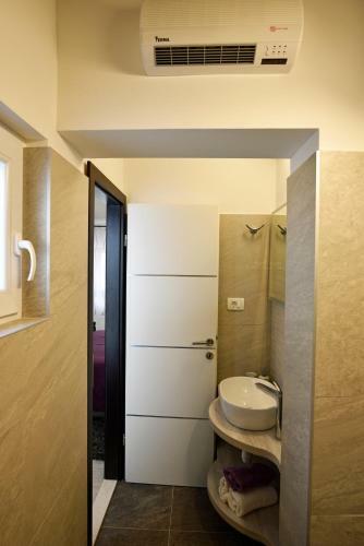 Kuzma Rooms And Apartments