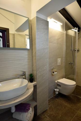 Kuzma Rooms And Apartments