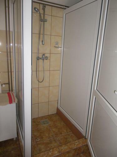 Hostal Pensiunea Katalin Vend�gh�z