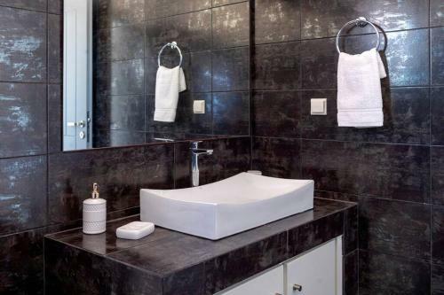Petra Home By Rocks Estates