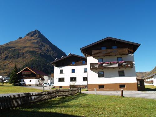 Bed & Breakfast Haus Vereina