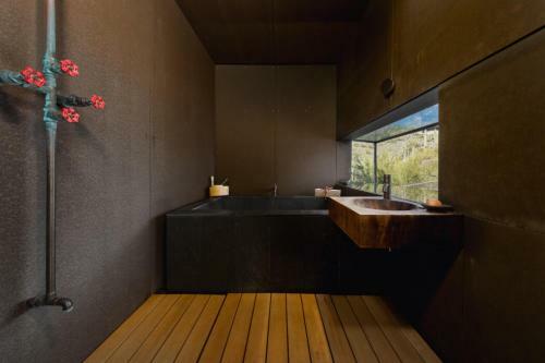 5 Acre Desert Sanctuary With Luxury Amenities