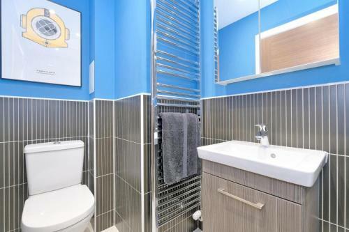 Stunning Central Two Bedroom Executive Apartment
