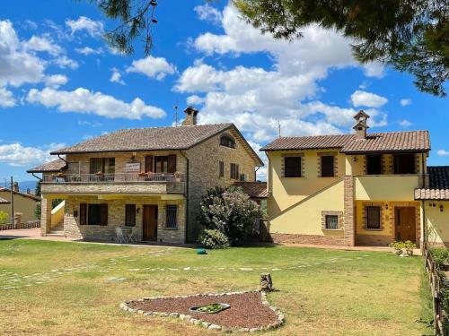Rustic Holiday Home In Assisi With Swimming Pool