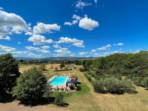Rustic Holiday Home In Assisi With Swimming Pool