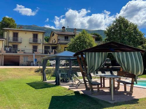 Rustic Holiday Home In Assisi With Swimming Pool