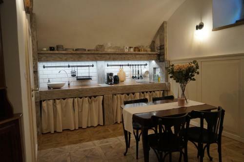 Apartman La Boheme, Rezidencia Opera