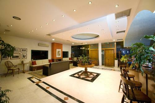 Agriani Hotel